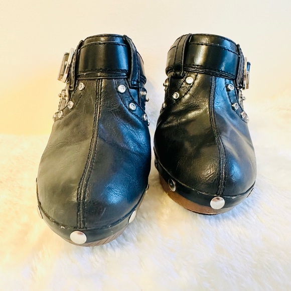 4.5“ Heels by Guess - Picture 3 of 7